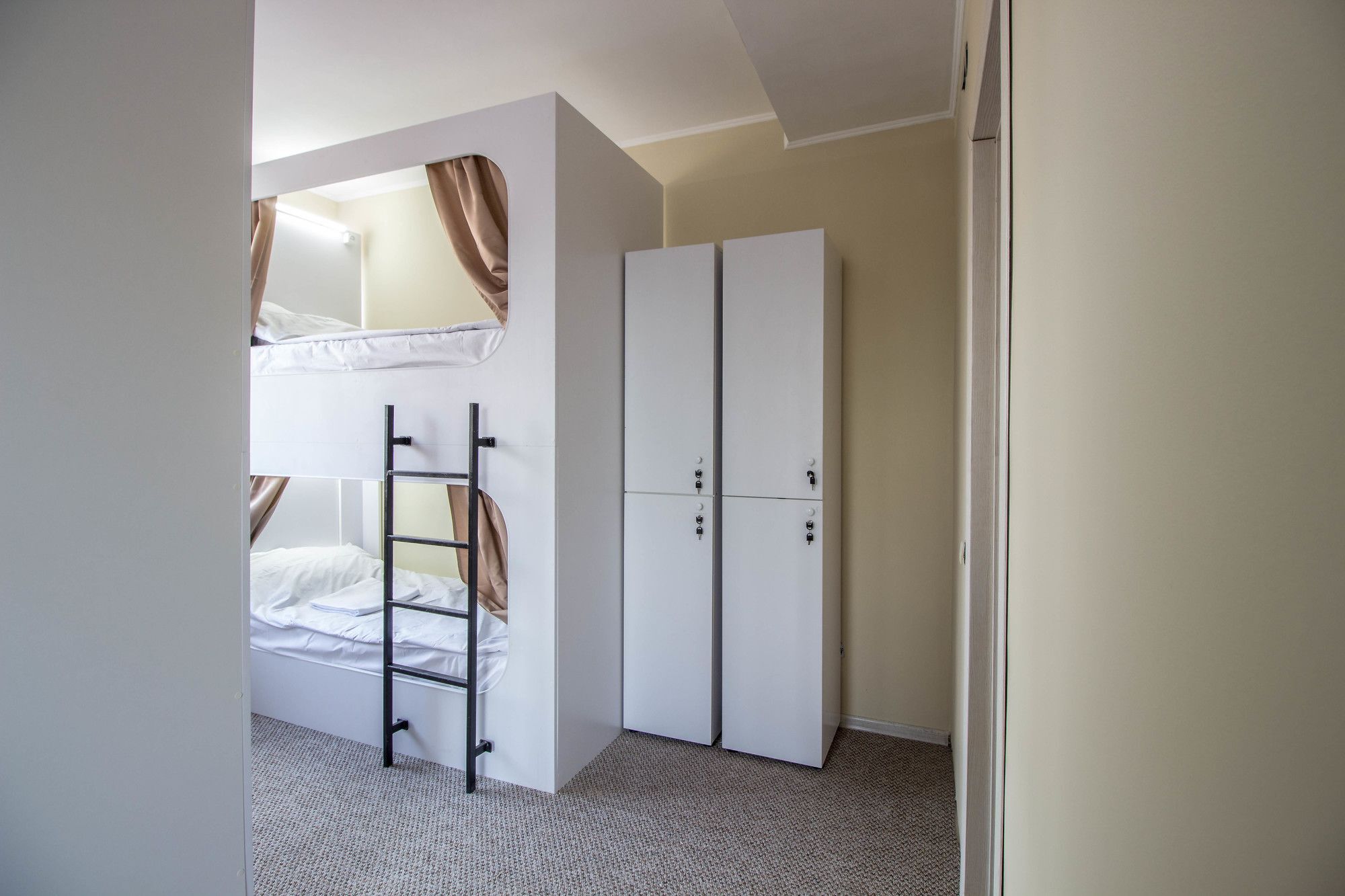 Hi Hostel Lviv Eksteriør billede