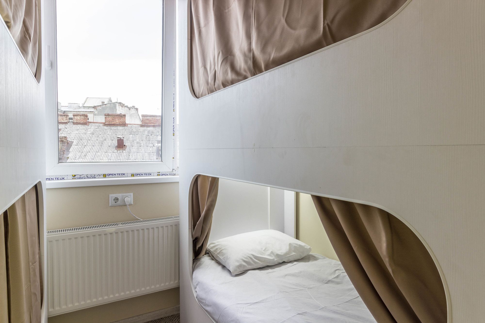 Hi Hostel Lviv Eksteriør billede